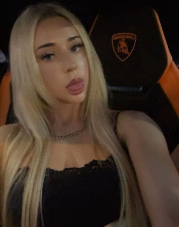 愈加熟练了! 女友晒性感近照 凯-琼斯复兴: