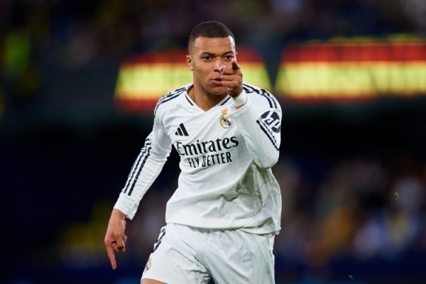 大将之风！姆巴佩赛后更衣室饱读动全队：跨越5分，咱们要保捏住