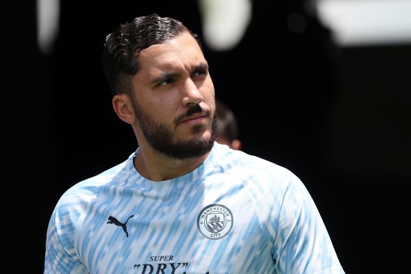 加盟于今谢尔基代表曼城在持重比赛出战379分钟，孝顺3球4助攻