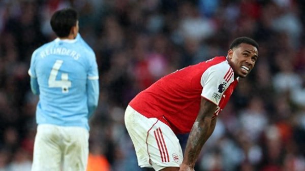 英超重头戏复盘：阿森纳有韧劲缺气派，曼城创瓜帅期间最差开局