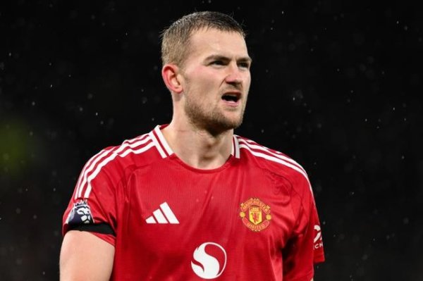 费迪南德：德里赫特的位置已不成撼动，当今他各方面皆很隆重