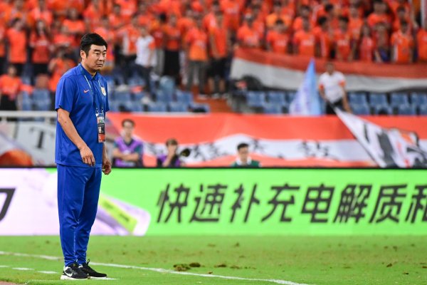 足球报：韩鹏是否不息合手教泰山，取决于俱乐部计谋